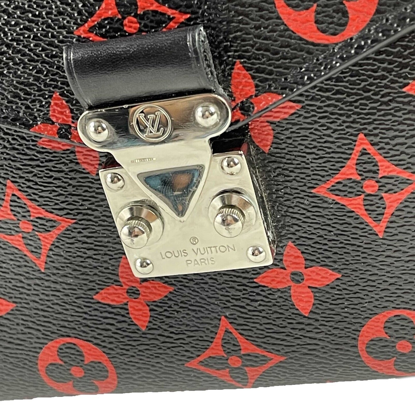 Louis Vuitton Excellent Monogram Infrarouge Pochette Metis Black/Red Crossbody