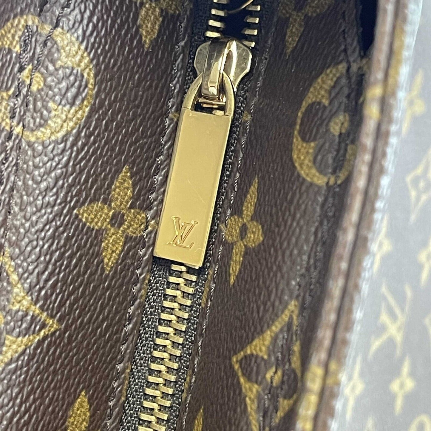 Louis Vuitton - Monogram Luco Tote - Brown / Tan Shoulder Bag