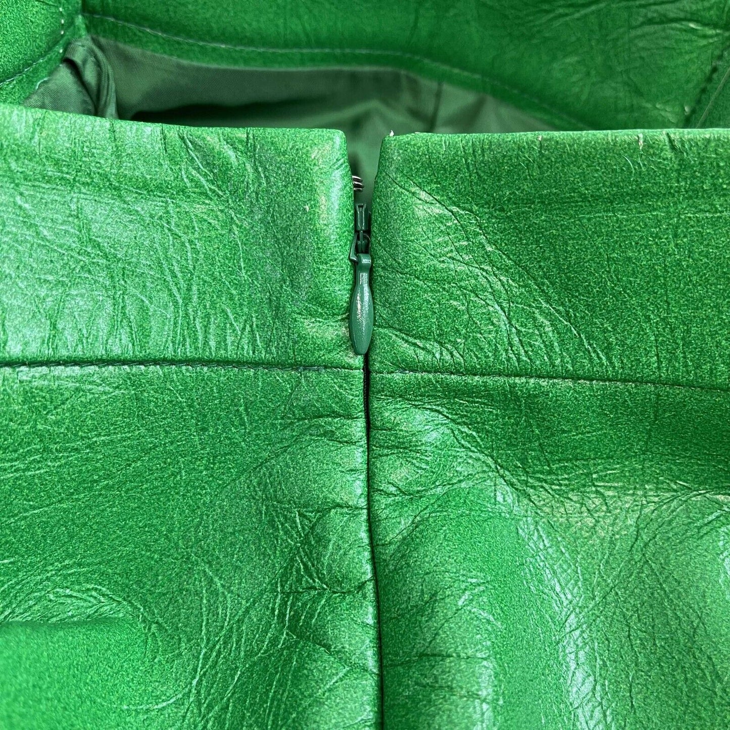 Prada - Excellent - Green Leather Rose Skirt 40 US 6