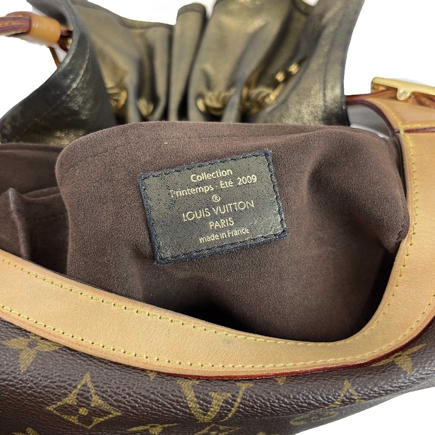 Louis Vuitton - Limited Edition Kalahari GM - Monogram Canvas Brown Shoulder Bag