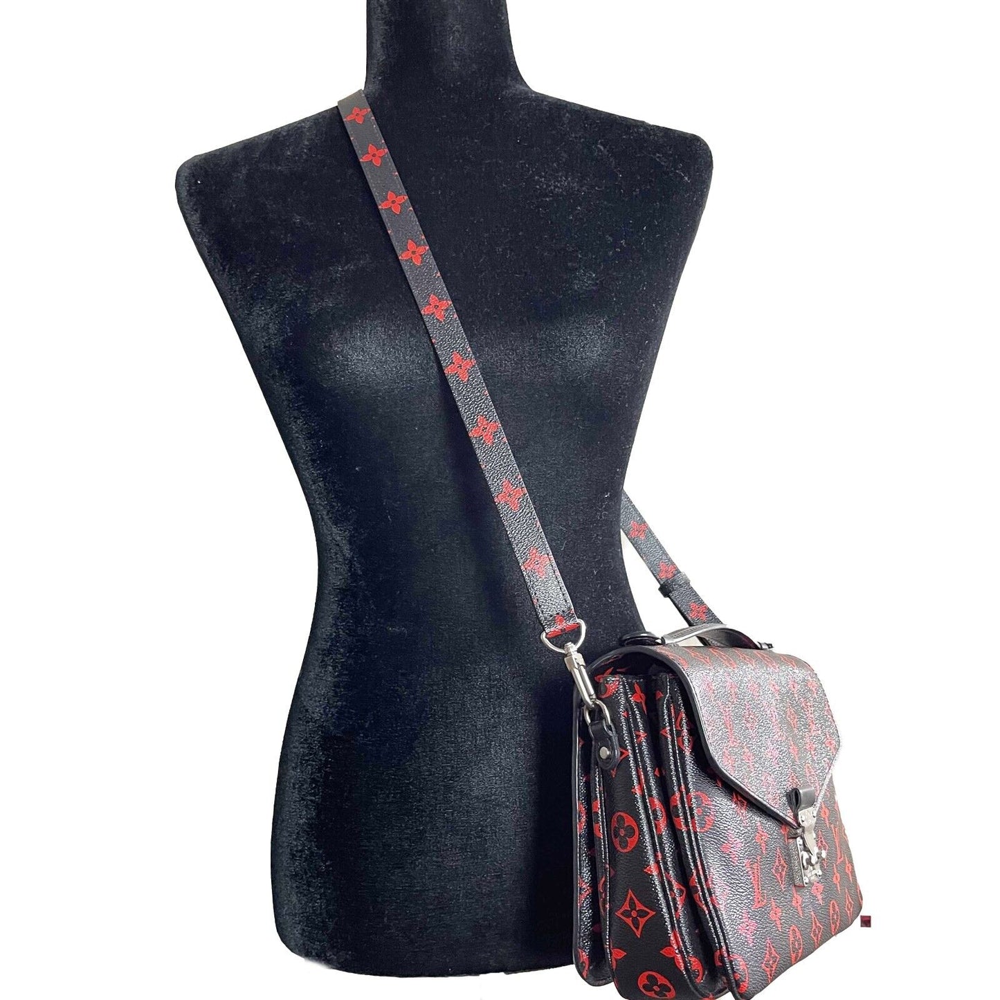 Louis Vuitton Excellent Monogram Infrarouge Pochette Metis Black/Red Crossbody