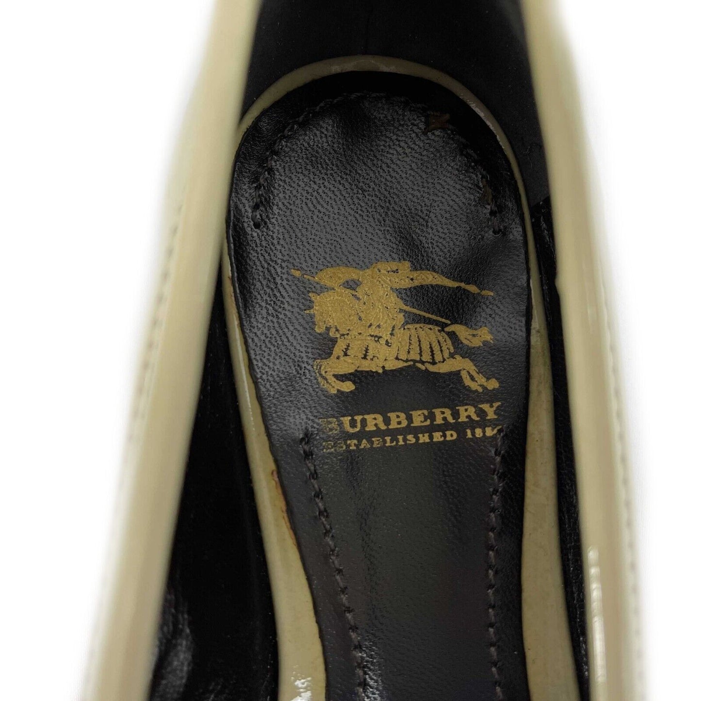 Burberry - Cream Patent Loafer - Cream - 37 / US 7 - Shoes