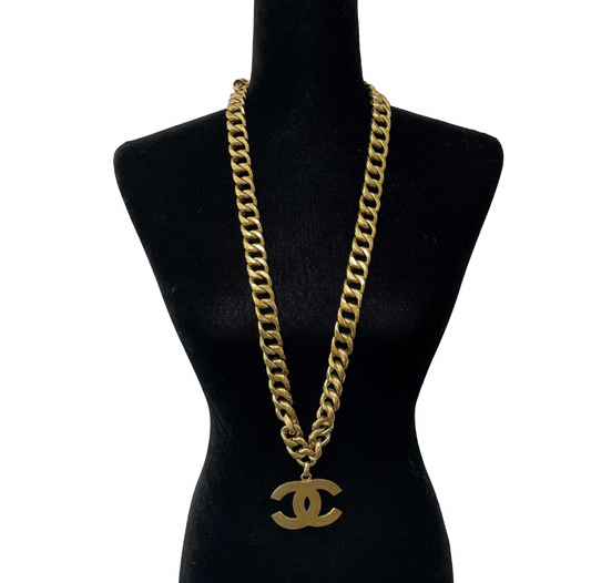 CHANEL - 1980s Gold Plated CC Logo Necklace Belt Collection 28 Gold Necklace