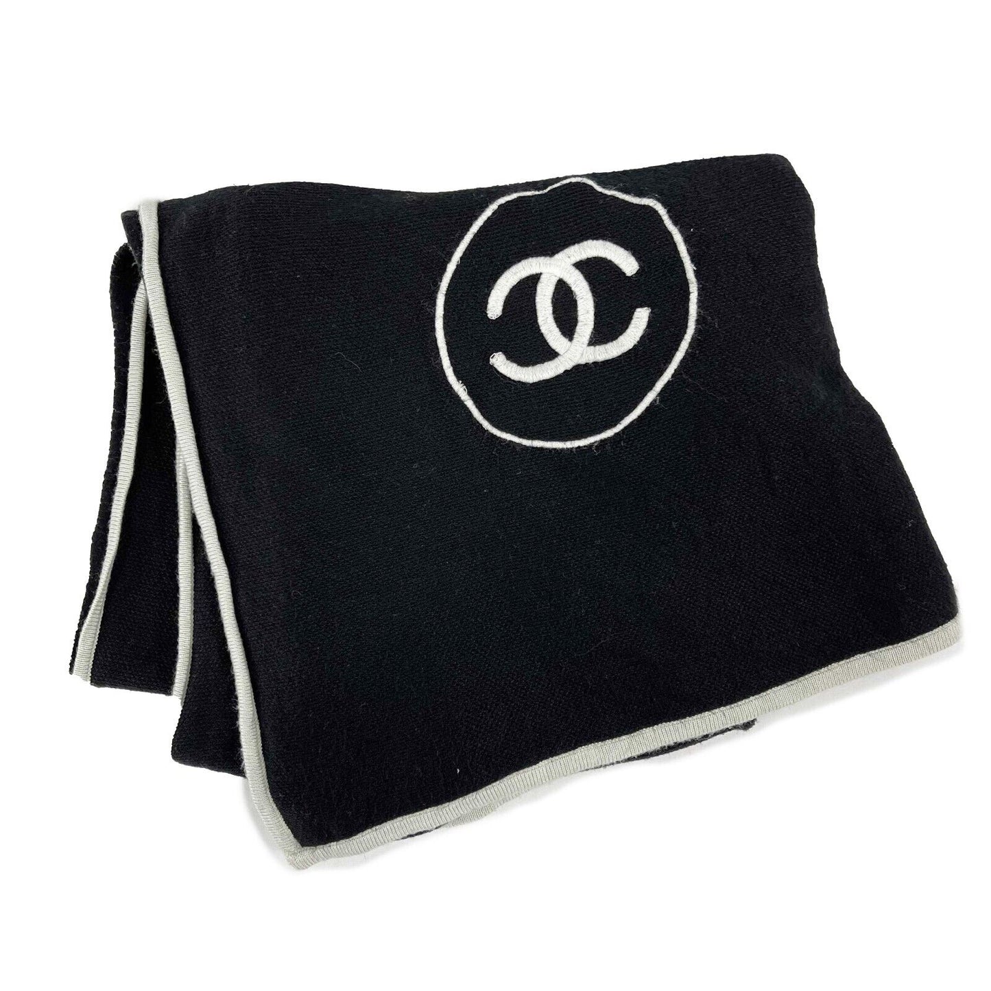 Chanel - Monochrome CC Logo Embroidered Cashmere Knit - Black/White Scarf