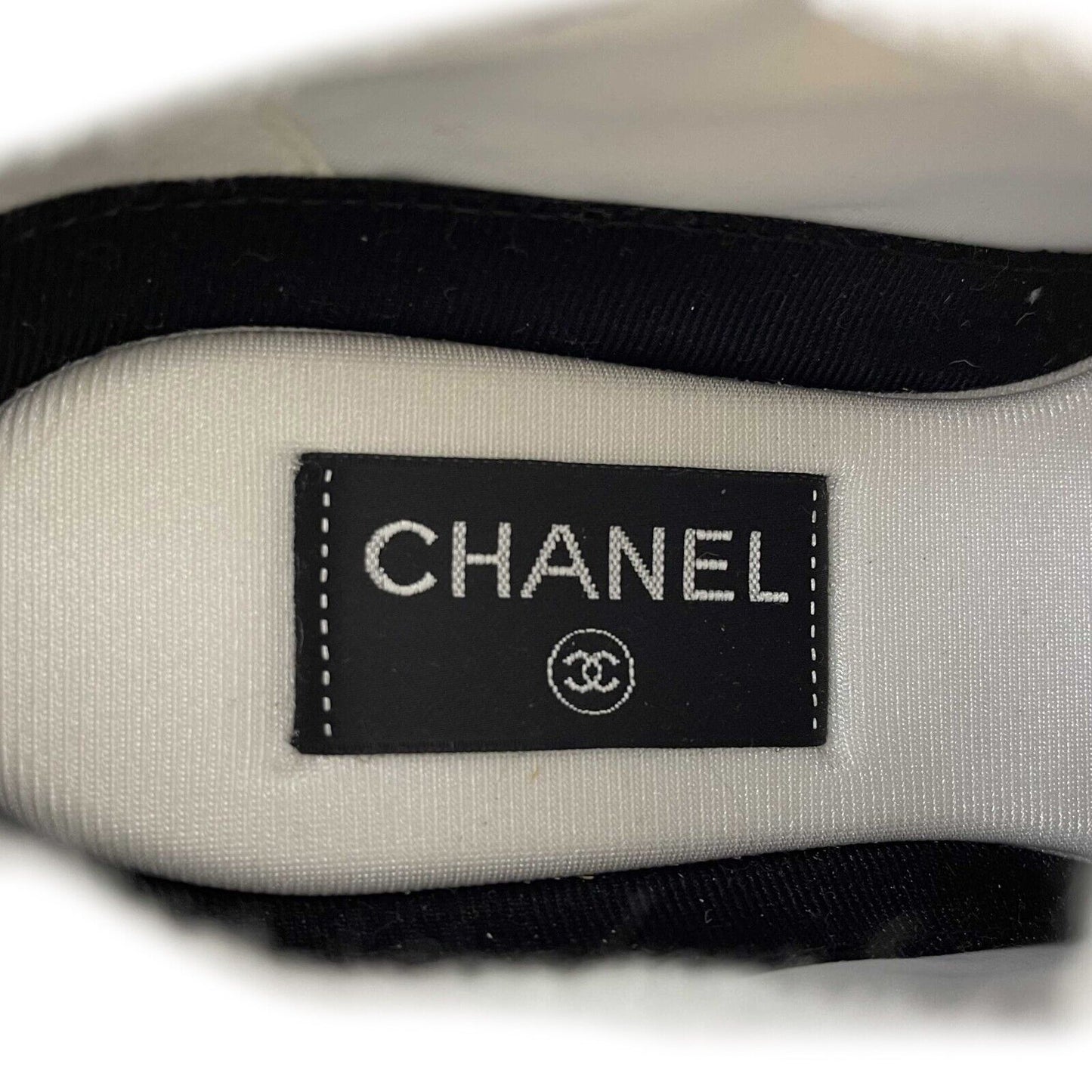 CHANEL - Interlocking CC Logo White Suede Sneakers - Size 38 US 8 New w/ Box