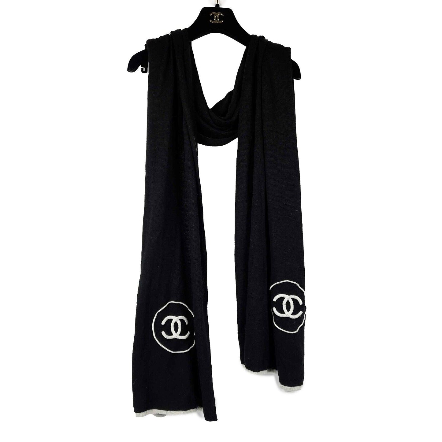 Chanel - Monochrome CC Logo Embroidered Cashmere Knit - Black/White Scarf